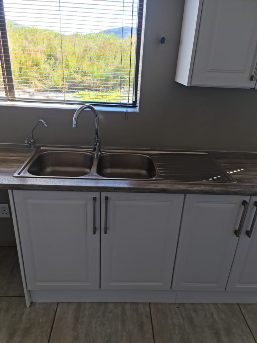 To Let 2 Bedroom Property for Rent in Albertinia Western Cape